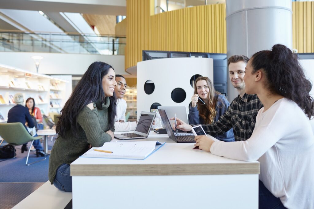 La inteligencia artificial gana terreno en universidades de Iberoamérica