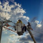 Edison ofrece becas de hasta $25,000 para formarte como electricista en Estados Unidos