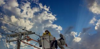 Edison ofrece becas de hasta $25,000 para formarte como electricista en California Edison ofrece becas de hasta $25,000 para formarte como electricista en Estados Unidos