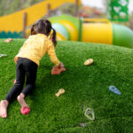 Parques con césped artificial podrían ser un riesgo en verano