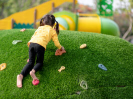 Parques con césped artificial podrían ser un riesgo en verano Parques con césped artificial podrían ser un riesgo en verano