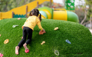 Parques con césped artificial podrían ser un riesgo en verano Parques con césped artificial podrían ser un riesgo en verano
