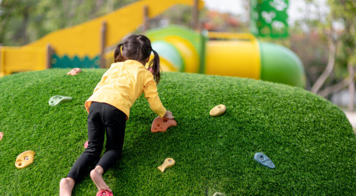 Parques con césped artificial podrían ser un riesgo en verano Parques con césped artificial podrían ser un riesgo en verano