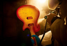 Gibson revela cómo nacen sus guitarras en Nashville Gibson revela cómo nacen sus guitarras en Nashville
