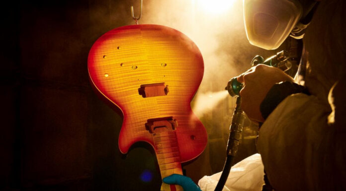 Gibson revela cómo nacen sus guitarras en Nashville Gibson revela cómo nacen sus guitarras en Nashville