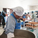 Productores rurales y escuelas unen fuerzas en Bhután para combatir el hambre