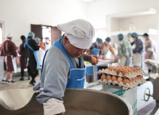 Productores rurales y escuelas unen fuerzas para combatir el hambre Productores rurales y escuelas unen fuerzas en Bhután para combatir el hambre