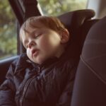 Altas temperaturas de verano aumentan riesgo de niños en autos