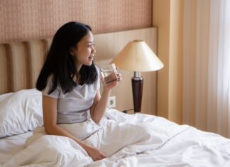 Antes de tu primera taza de café, prueba este consejo de una especialista Antes de tu primera taza de café, prueba este consejo de una especialista