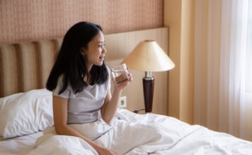 Antes de tu primera taza de café, prueba este consejo de una especialista Antes de tu primera taza de café, prueba este consejo de una especialista