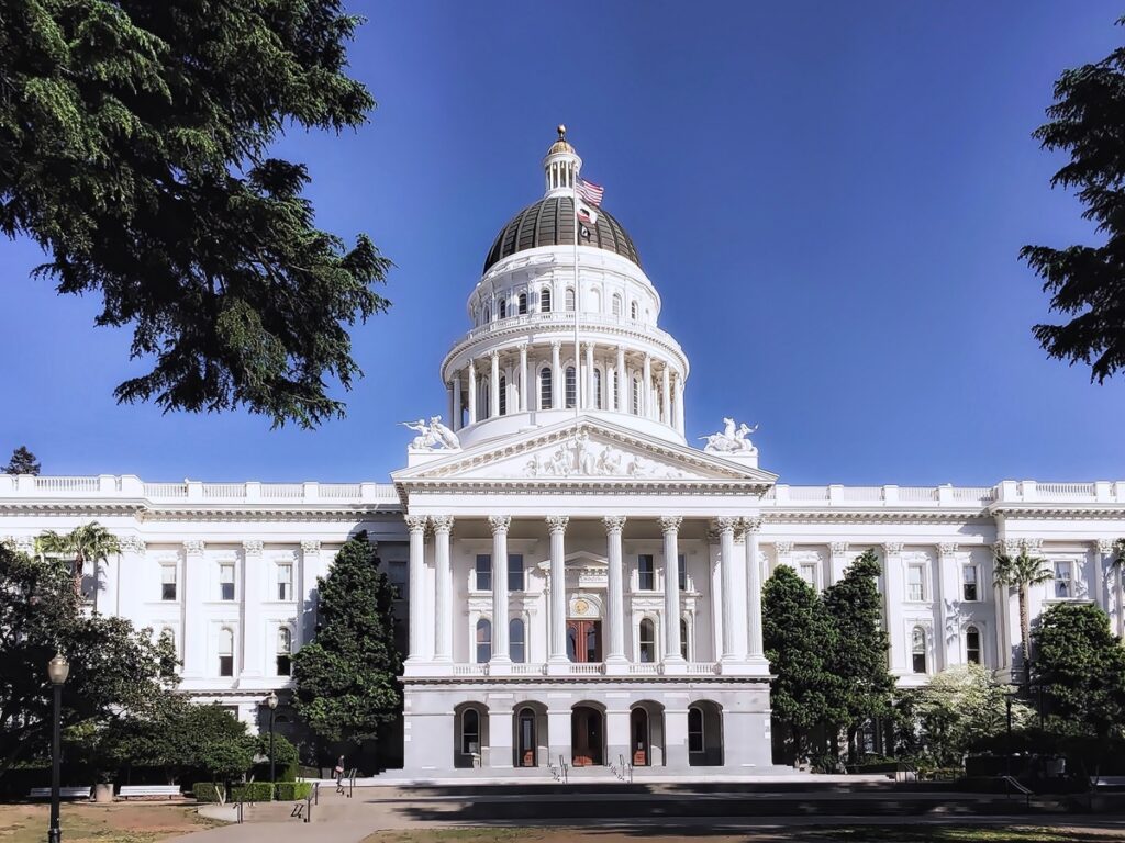 California estrena nuevas leyes desde el 1 de julio de 2026