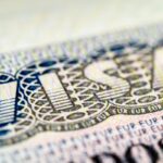 DHS endurece reglas de carga pública y visas estudiantiles