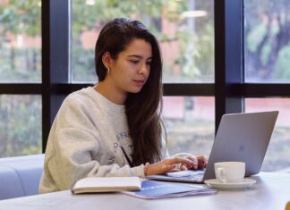 OEI y la Universidad Alfonso X el Sabio lanzan 50 becas para talento iberoamericano OEI y la Universidad Alfonso X el Sabio lanzan 50 becas para talento iberoamericano