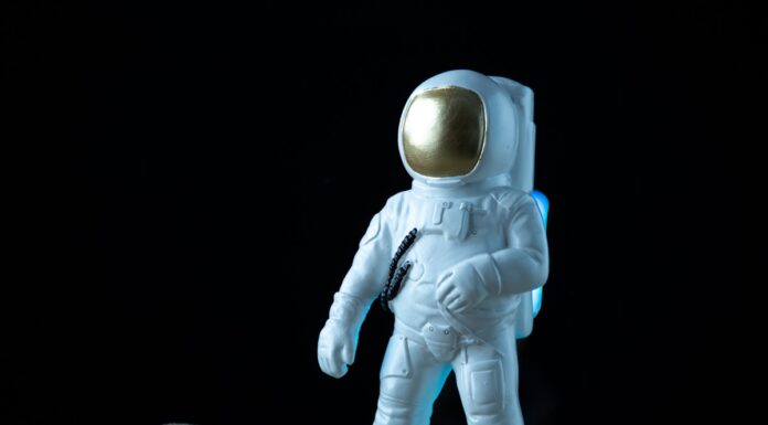 Astronauta de siete metros protagoniza exposición gratuita de la OEA en Washington Astronauta de siete metros protagoniza exposición gratuita de la OEA en Washington