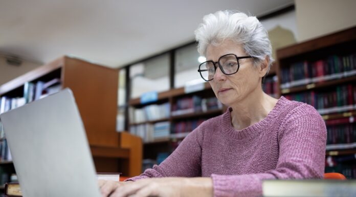 Condado de San Bernardino amplía secundaria gratuita en línea para adultos Condado de San Bernardino amplía secundaria gratuita en línea para adultos