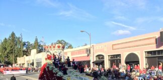 La Corte de las Rosas: Más de 120 años de historia en el Desfile de Año Nuevo en Pasadena La Corte de las Rosas Más de 120 años de historia en el Desfile de Año Nuevo en Pasadena