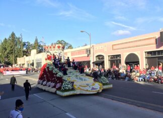 La Corte de las Rosas: Más de 120 años de historia en el Desfile de Año Nuevo en Pasadena La Corte de las Rosas Más de 120 años de historia en el Desfile de Año Nuevo en Pasadena