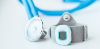 La FDA autoriza dispositivo portátil que monitorea glucosa y cetonas de forma continua La FDA autoriza dispositivo portátil que monitorea glucosa y cetonas de forma continua