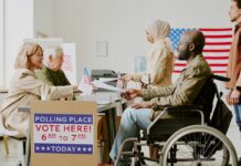 Los Ángeles busca trabajadores electorales bilingües para la elección general Los Ángeles busca trabajadores electorales bilingües para la elección general