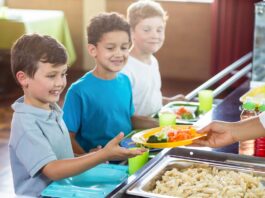 USDA amplía subvenciones para programas de cocinas escolares y alimentos locales USDA amplía subvenciones para programas de cocinas escolares y alimentos locales