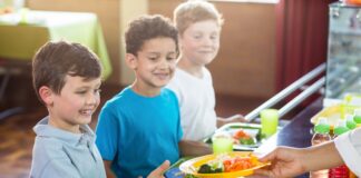 USDA amplía subvenciones para programas de cocinas escolares y alimentos locales USDA amplía subvenciones para programas de cocinas escolares y alimentos locales