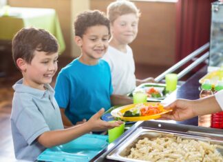 USDA amplía subvenciones para programas de cocinas escolares y alimentos locales USDA amplía subvenciones para programas de cocinas escolares y alimentos locales