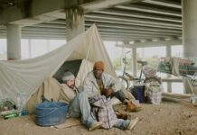 Veteranos sin hogar disminuyen un 26% en el área de Los Ángeles Veteranos sin hogar disminuyen un 26% en el área de Los Ángeles