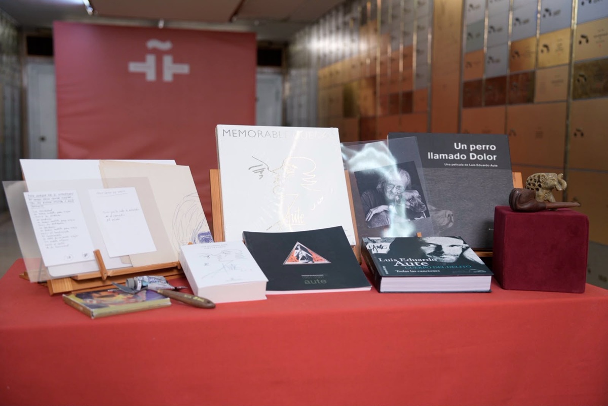El Instituto Cervantes recibe el legado de Luis Eduardo Aute El Instituto Cervantes recibe el legado de Luis Eduardo Aute