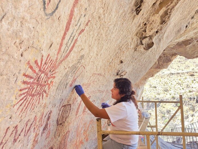 Restauran pinturas rupestres de la Cueva de las Monas 3 Restauran pinturas rupestres de la Cueva de las Monas
