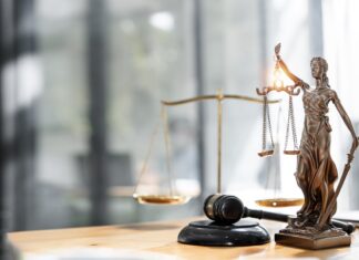California mantiene una amplia brecha de abogados latinos California mantiene una amplia brecha de abogados latinos