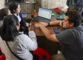 Herramientas digitales llegan a más de 32.000 hogares rurales con Innovatech 2.0 Herramientas digitales llegan a más de 32.000 hogares rurales con Innovatech 2.0