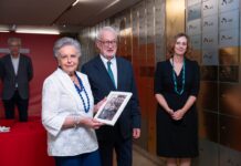 Instituto Cervantes incorpora manuscrito, pluma y retrato de Carlos Arniches Instituto Cervantes incorpora manuscrito, pluma y retrato de Carlos Arniches