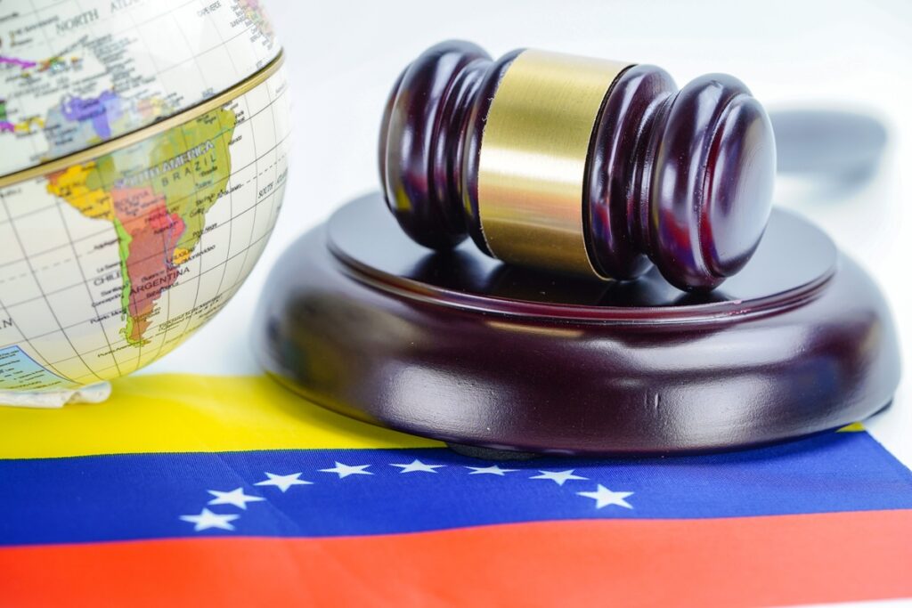 Venezolanos solicitan al tribunal permitir la restitución del TPS